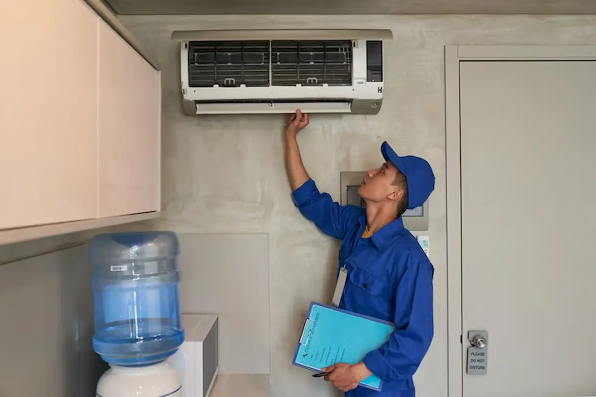 Why Does My AC turning on and off? Common Causes and Fixes