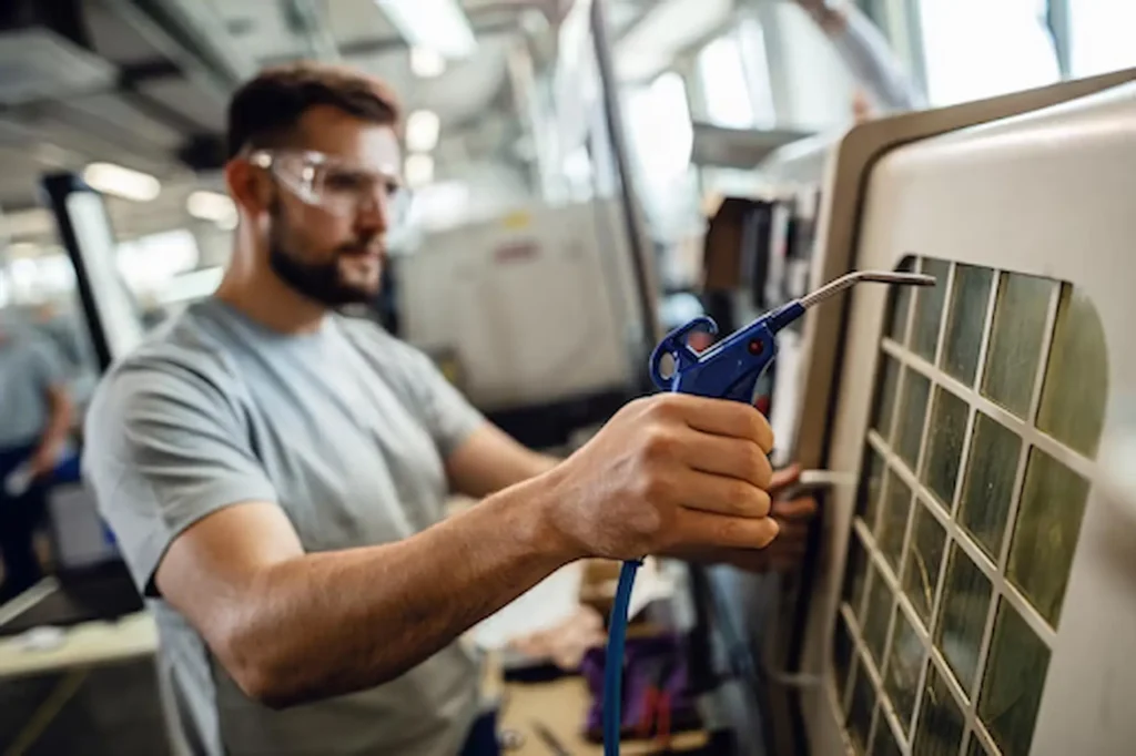 Top Signs Your AC Needs Repair | Des Moines HVAC Experts
